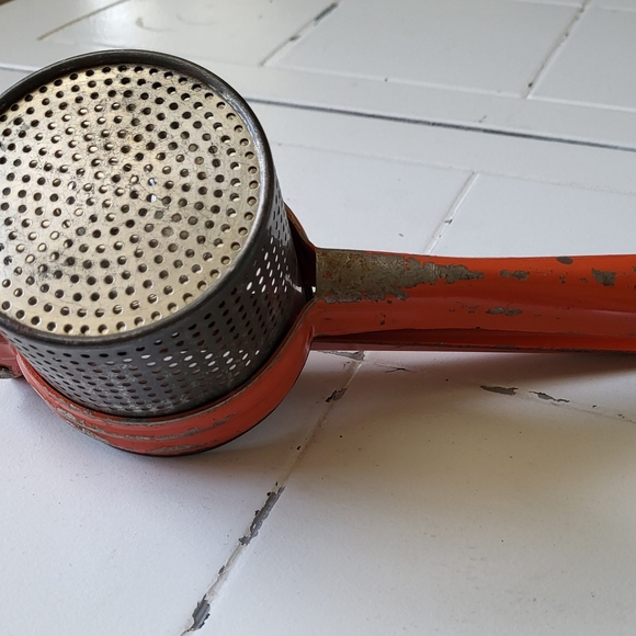 Vtg Hand Potato Ricer Fruit Juicer Strainer Steel Red Well Used Country Kitchen - Picture 5 of 12